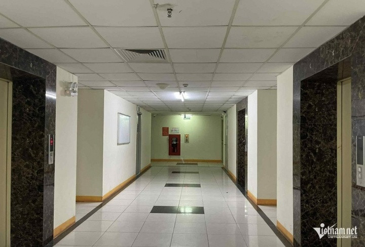 Khu vực 3 trẻ em ném dép giờ đã khô ráo.