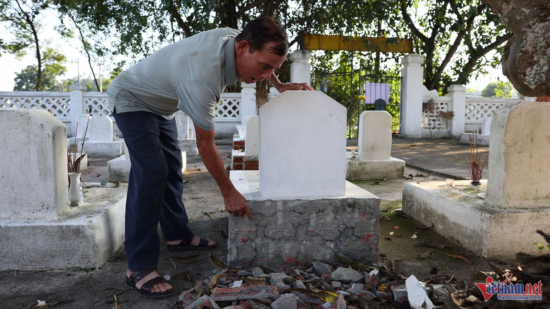 W-nghia trang 12.jpg