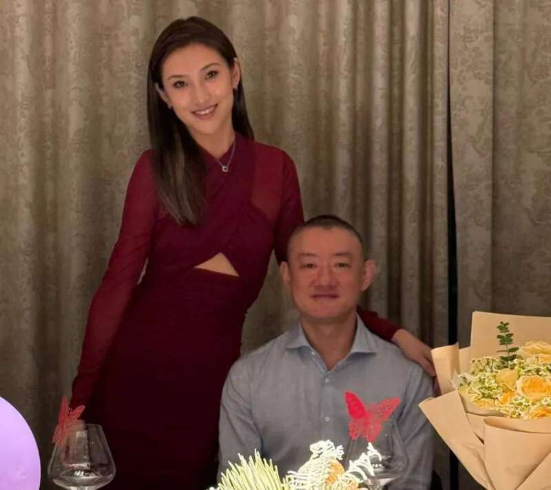 Đại gia 50 tuổi bị mỉa mai khi cưới vợ kém 20 tuổi - Ảnh 3.