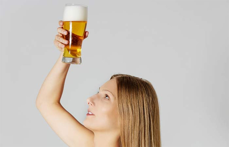 Đây mới là cách làm đẹp da và tóc với bia không tốn tiền ra tiệm- Ảnh 4.