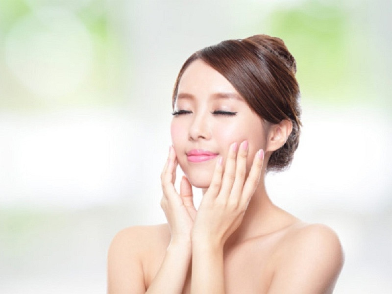 Bí quyết massage mặt tại nhà giúp da đàn hồi, làm chậm quá trình lão hóa - Ảnh 3.