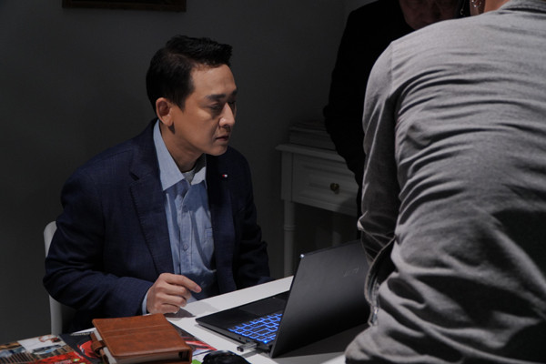 Cuộc sống tuổi trung niên của quý ông showbiz Việt vừa 'lội ngược dòng' nhờ phim 'Mưa đỏ' - Ảnh 2.