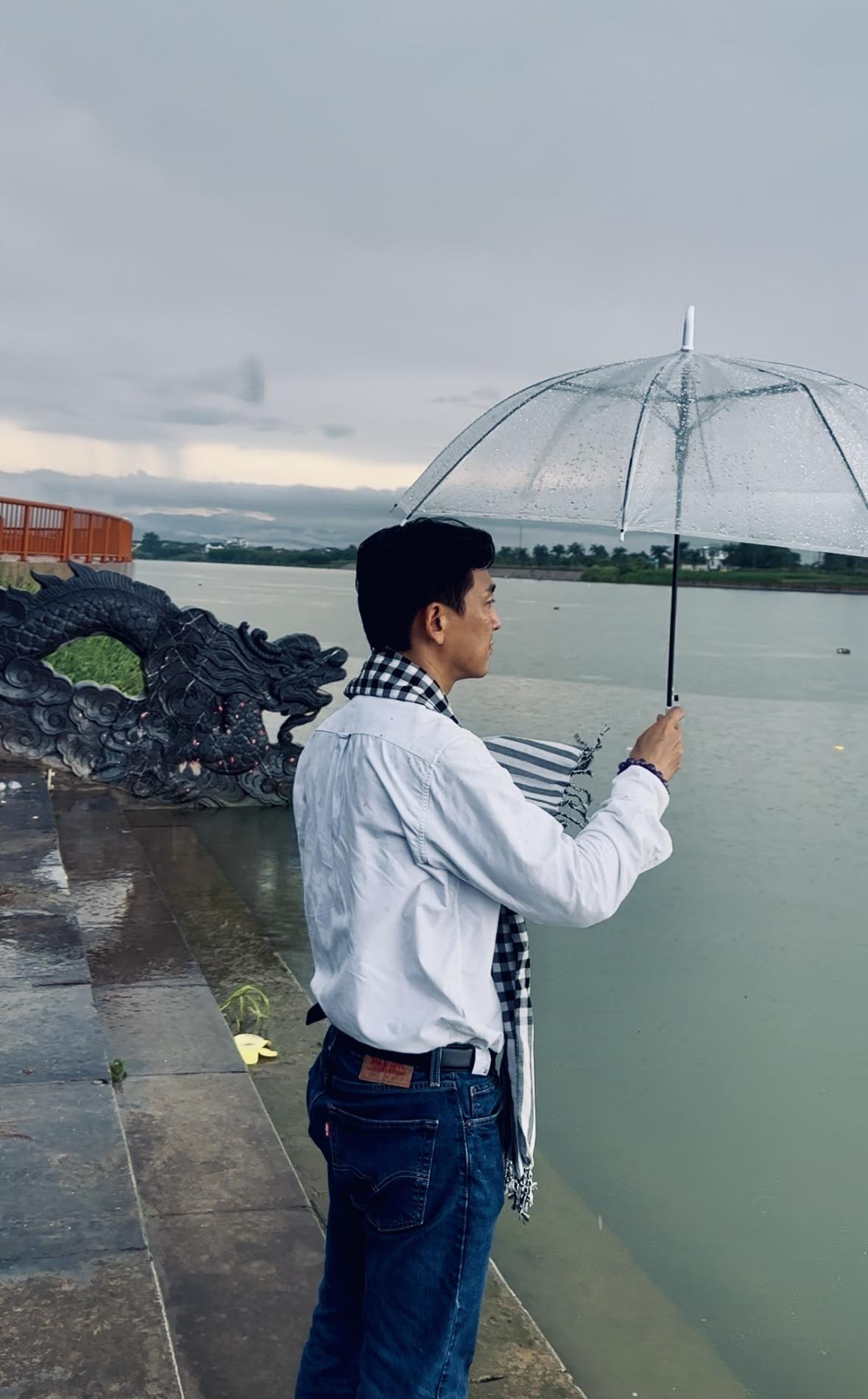 Cuộc sống tuổi trung niên của quý ông showbiz Việt vừa 'lội ngược dòng' nhờ phim 'Mưa đỏ' - Ảnh 7.