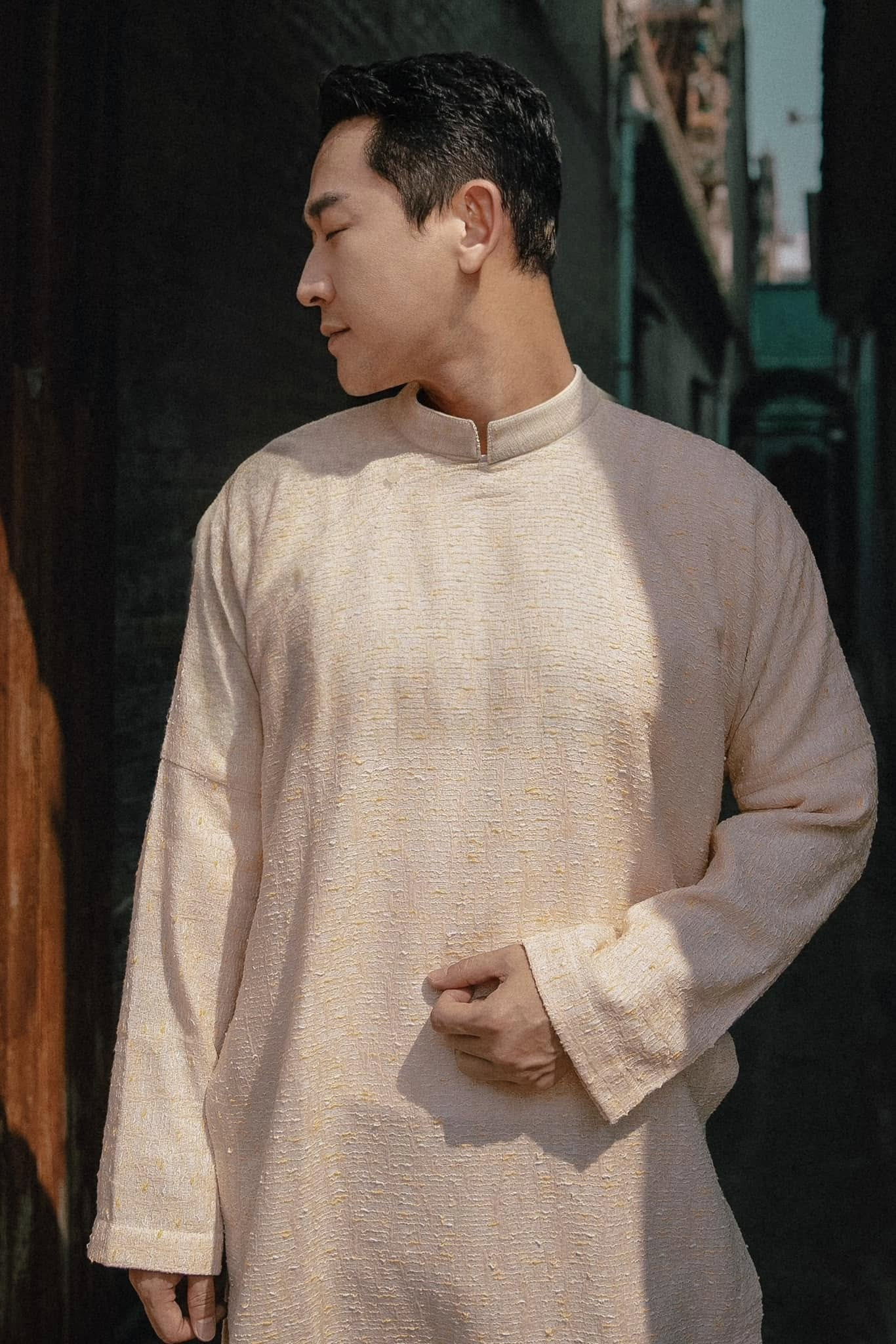 Cuộc sống tuổi trung niên của quý ông showbiz Việt vừa 'lội ngược dòng' nhờ phim 'Mưa đỏ' - Ảnh 3.