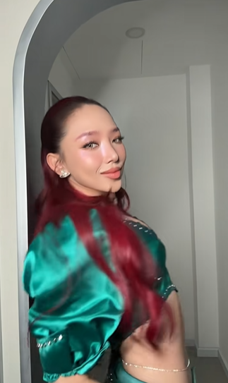 Gương mặt khác lạ mũi nhọn hoắt xuyên thủng vạn vật của Tóc Tiên khiến netizen phát hoảng