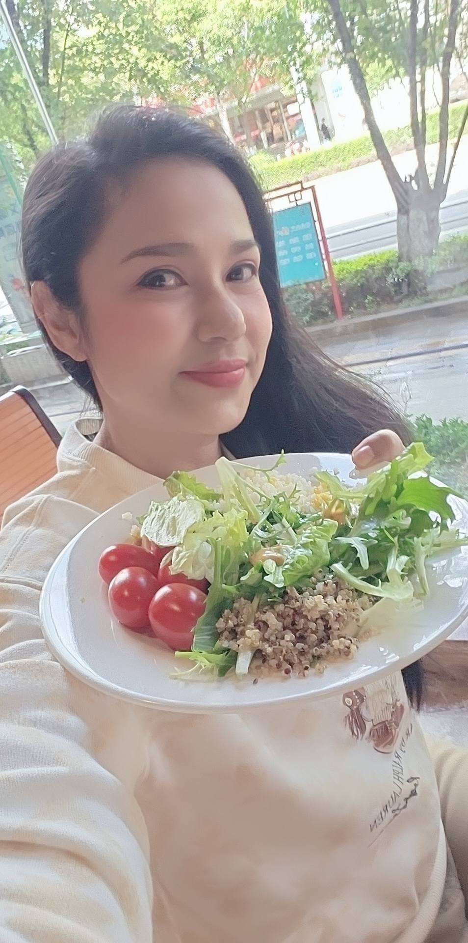 Việt Trinh
