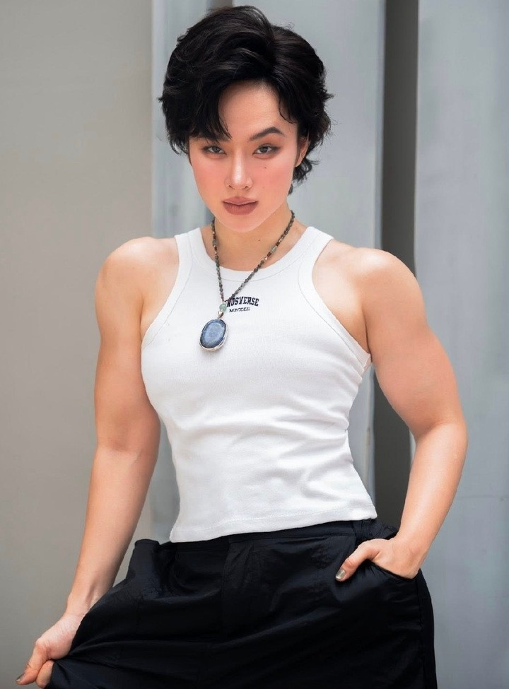 Hình ảnh mới của Angela Phương Trinh vấp phải tranh cãi.