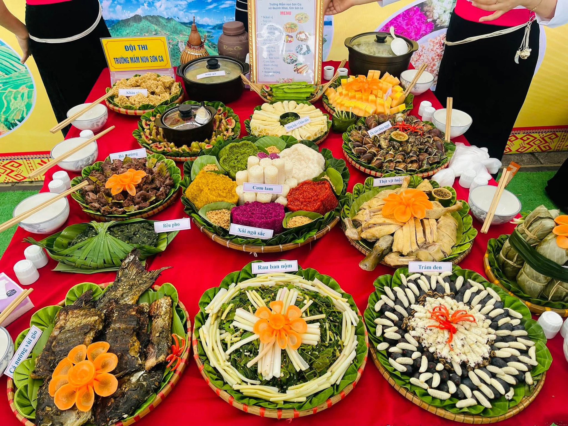 mâm cỗ Tết Xíp Xí   Hương Hương 0.jpg