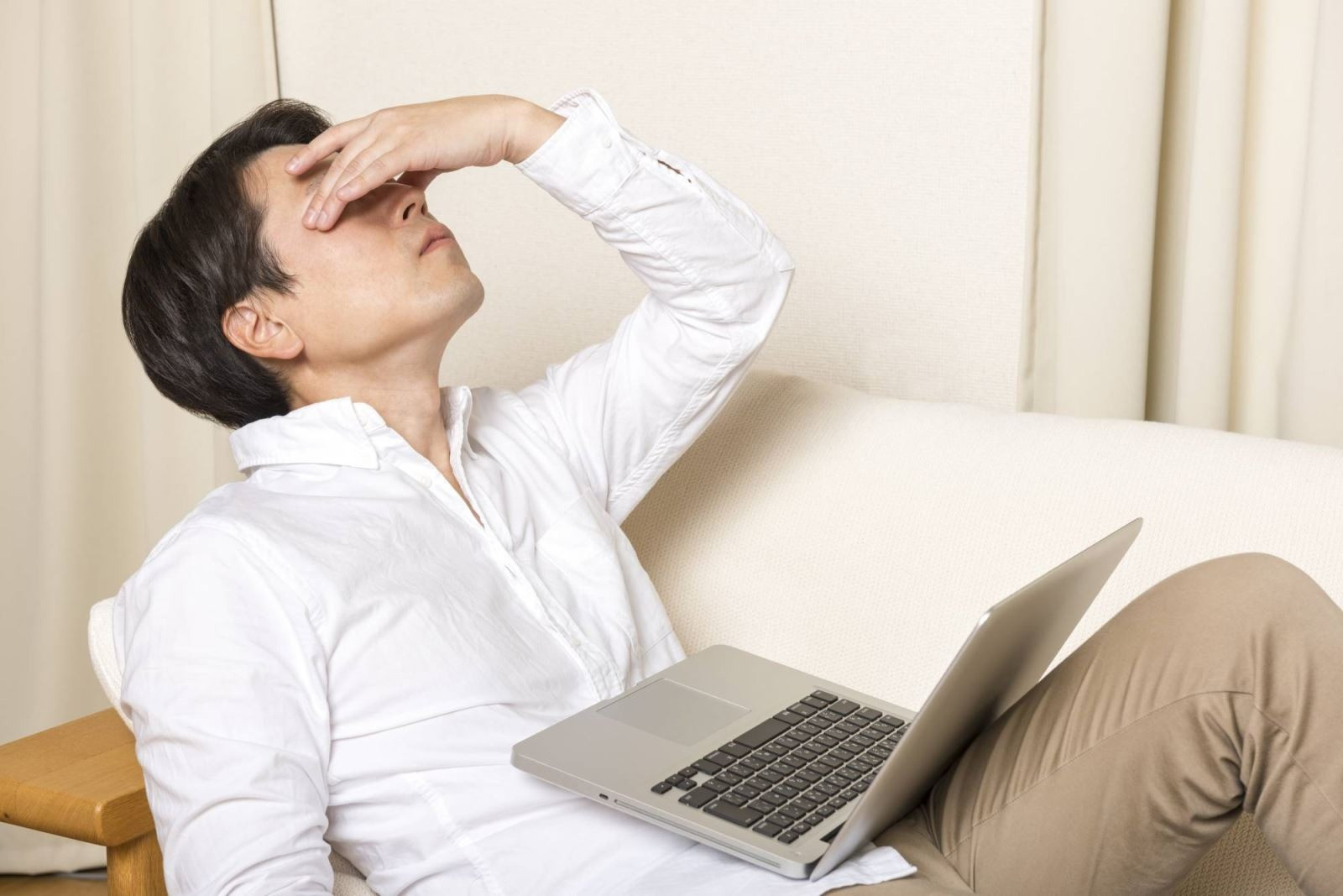 Ra đi khi tuổi đời còn quá trẻ, chàng trai khiến cha mẹ bật khóc trước sự thật về 5 thẻ ngân hàng - Ảnh 2.