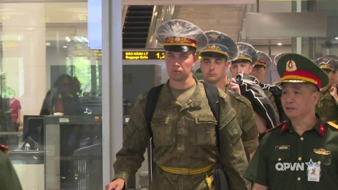 Tâm thư của khối trưởng quân nhân Nga sau khi tham gia diễu binh gây sốt MXH