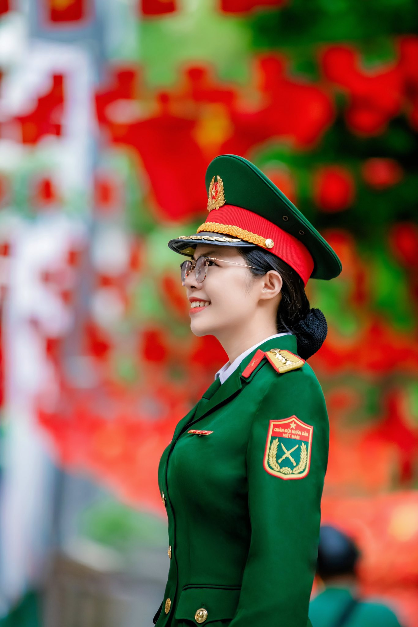 Chân dung chị gái quân nhân của Á hậu Châu Anh - Ảnh 5.