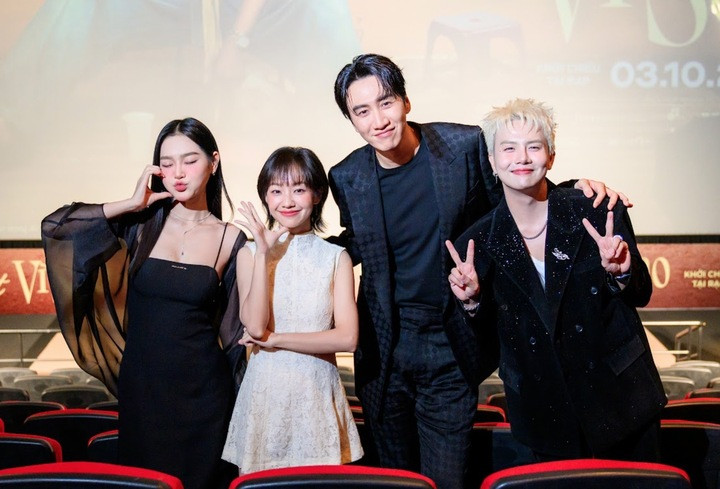 Dàn diễn viên chính của phim.