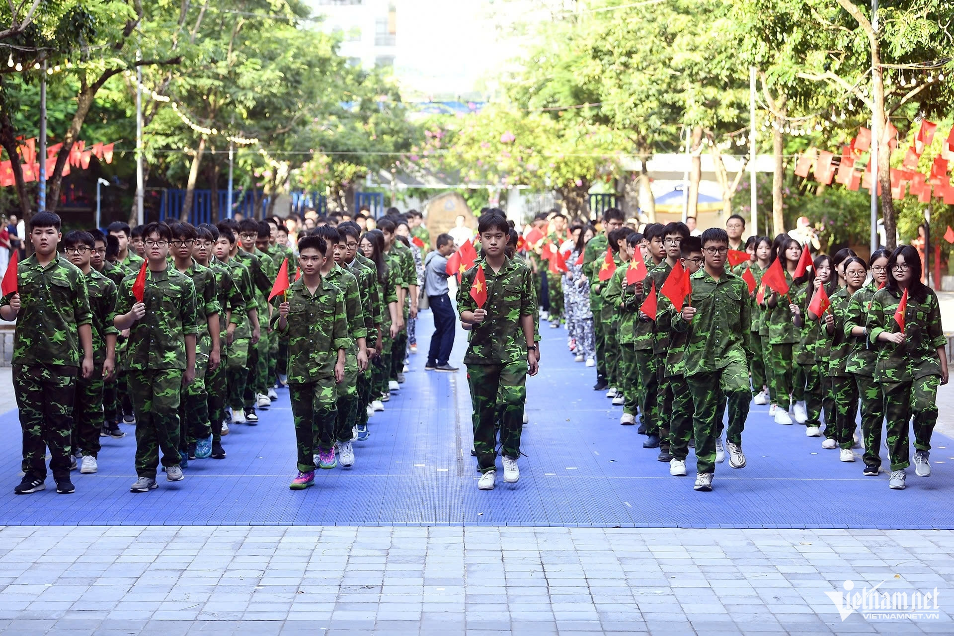 W-luong the vinh khai giang 104.jpg