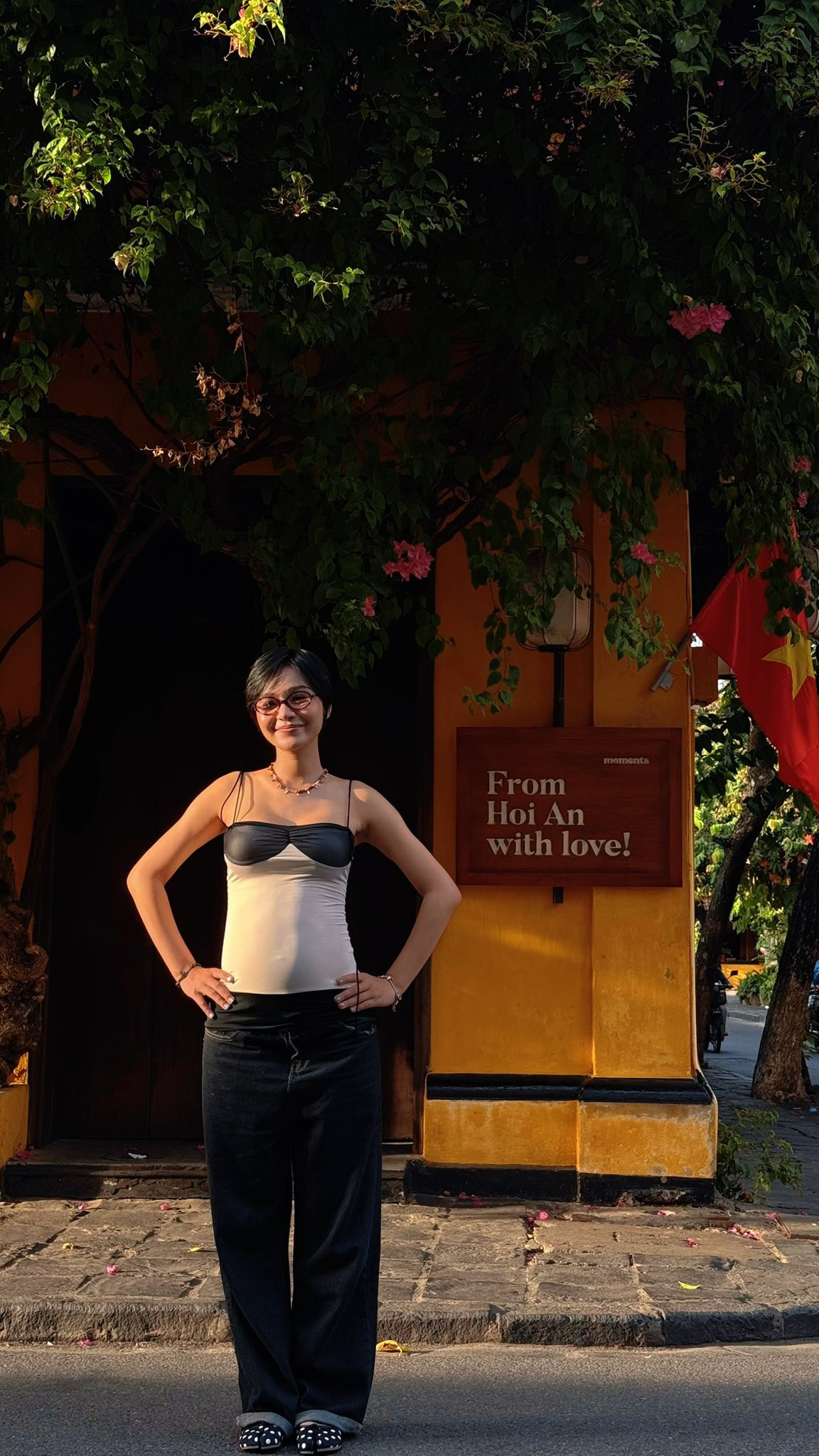 Sao nữ Vbiz vừa công khai có thai Bế bầu đi sự kiện style ngoài đời cũng chất phát ngất