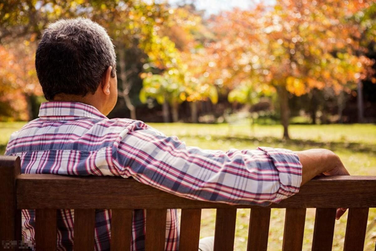 Người đàn ông không vợ con nuôi 4 cháu thành đạt: Tuổi già an yên trong biệt thự - Ảnh 1.