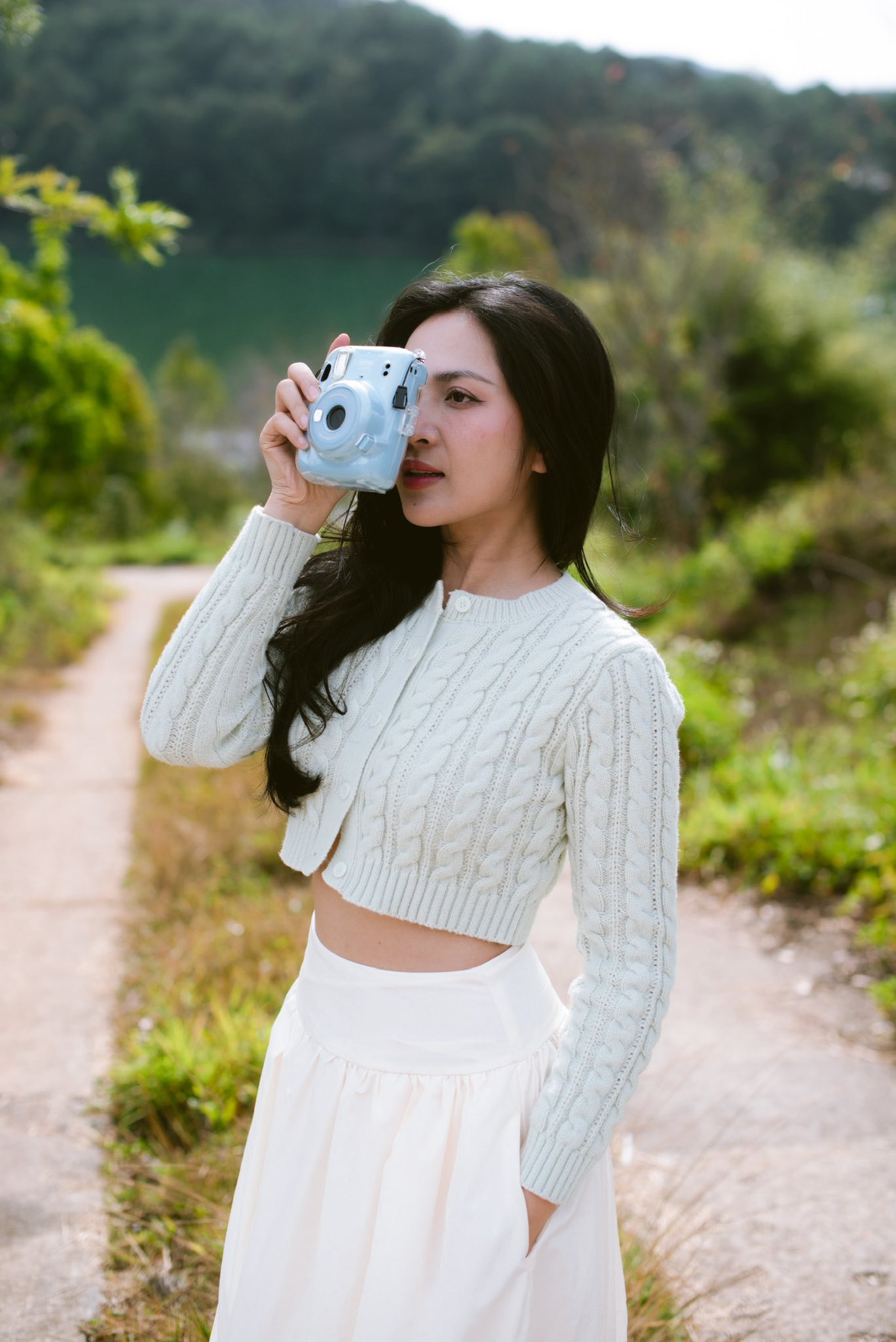 Vẻ đẹp giản dị của Duyên Quỳnh 'Viết tiếp câu chuyện hòa bình' - Ảnh 6.