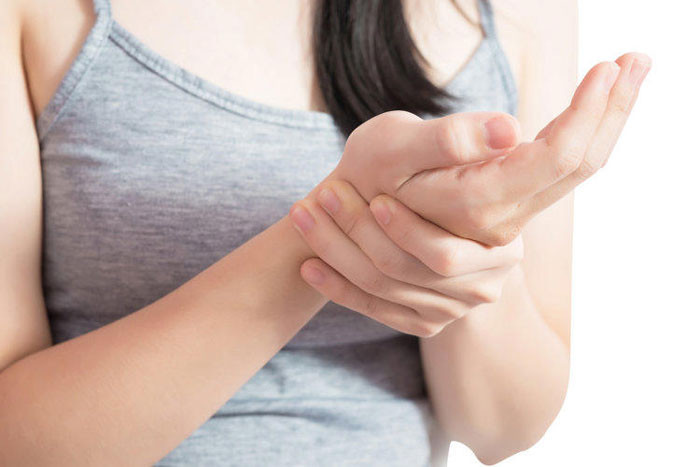 5 thay đổi trên bàn tay cảnh báo ung thư