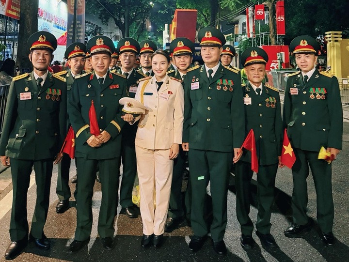 Bảo Thanh đầu quân cho Nhà hát Kịch Công an Nhân dân và mang hàm thượng úy.