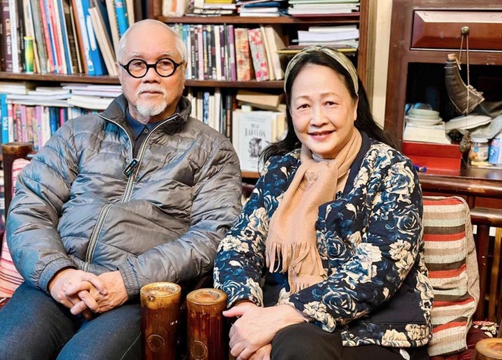 NSND Như Quỳnh có cuộc sống bình yên bên chồng con.