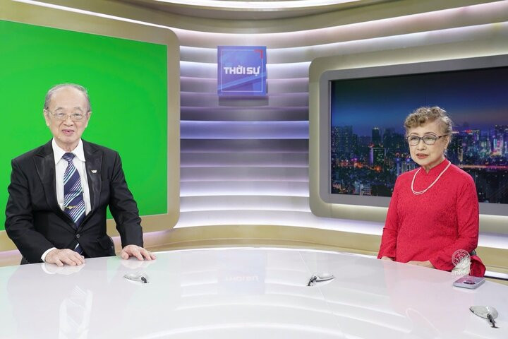 Mới đây, NSƯT Kim Tiến xúc động hội ngộ NSƯT Thanh Hùng, dẫn lại bản tin chương trình