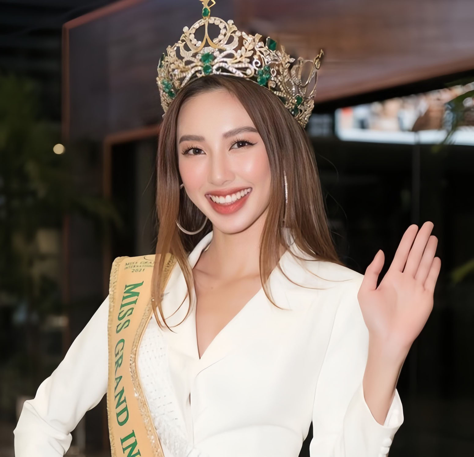 Hé lộ thân thế Lê Thành Công  ông trùm bí ẩn tặng kẹo rau Kera cho hoa hậu Thùy Tiên