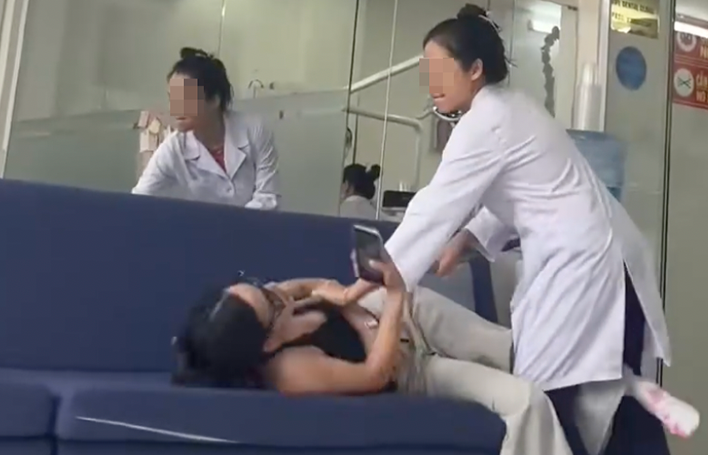 Xác minh clip bác sĩ nha khoa hành hung khách hàng tại phòng khám