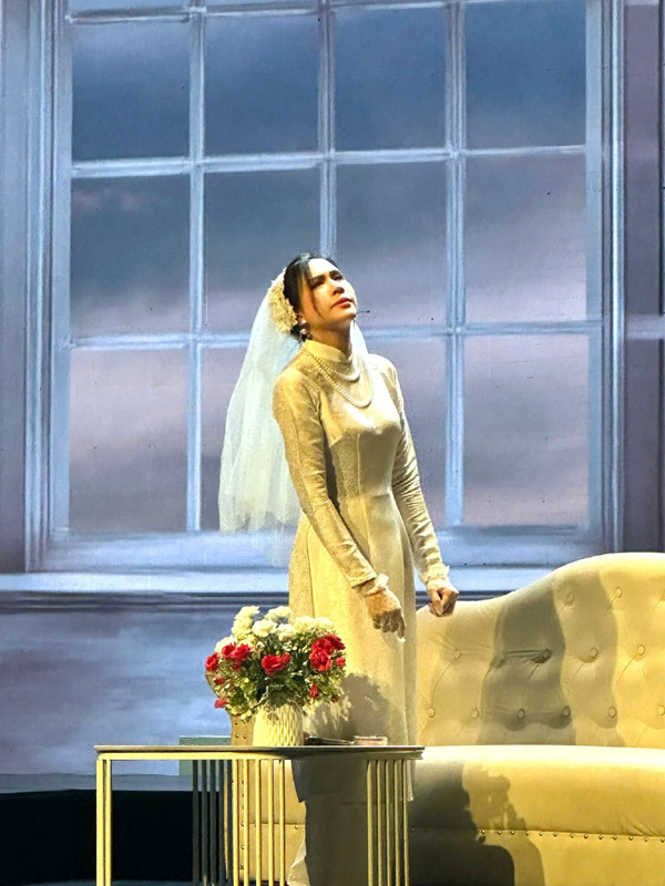 Nhan sắc nữ diễn viên mang quân hàm Thiếu tá công an, vừa 'đối đầu' với Phương Oanh trên phim giờ vàng - Ảnh 4.