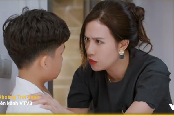 Nhan sắc nữ diễn viên mang quân hàm Thiếu tá công an, vừa 'đối đầu' với Phương Oanh trên phim giờ vàng - Ảnh 3.