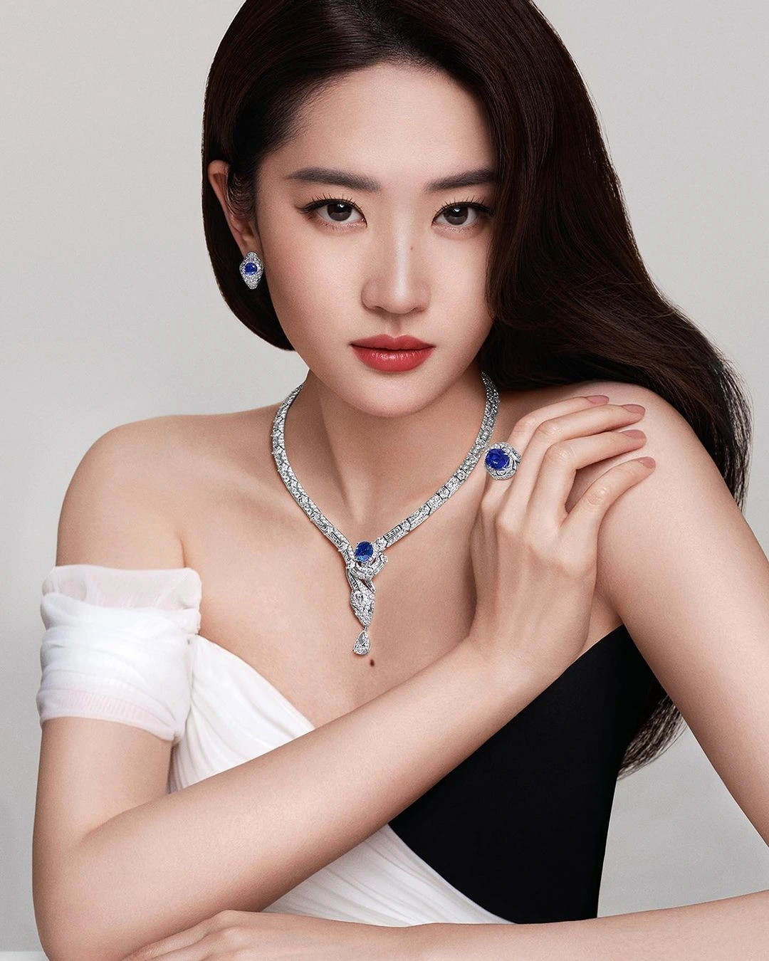 O tuoi 38, luu diec phi song the nao trong biet thu rong bang ca cong vien hinh anh 2