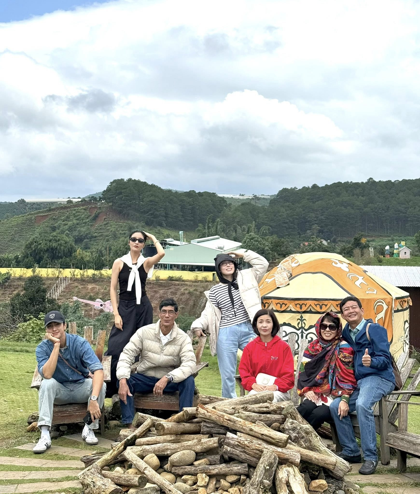 Bình An - Phương Nga của năm 2025: Yêu thương nhau nhiều hơn - Ảnh 10.