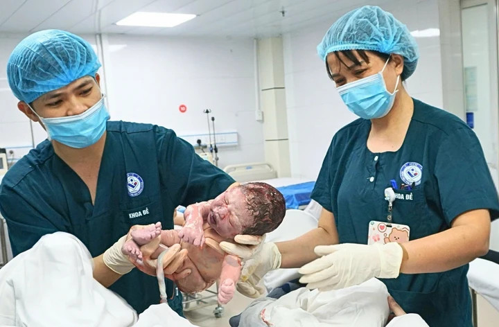 Em bé chào đời tại Bệnh viện Phụ sản Trung ương.