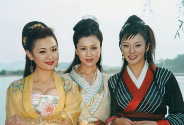 Mỹ nhân gợi cảm nhất 'Thiên long bát bộ': Bỏ showbiz cưới tỷ phú, viên mãn U60 - 2