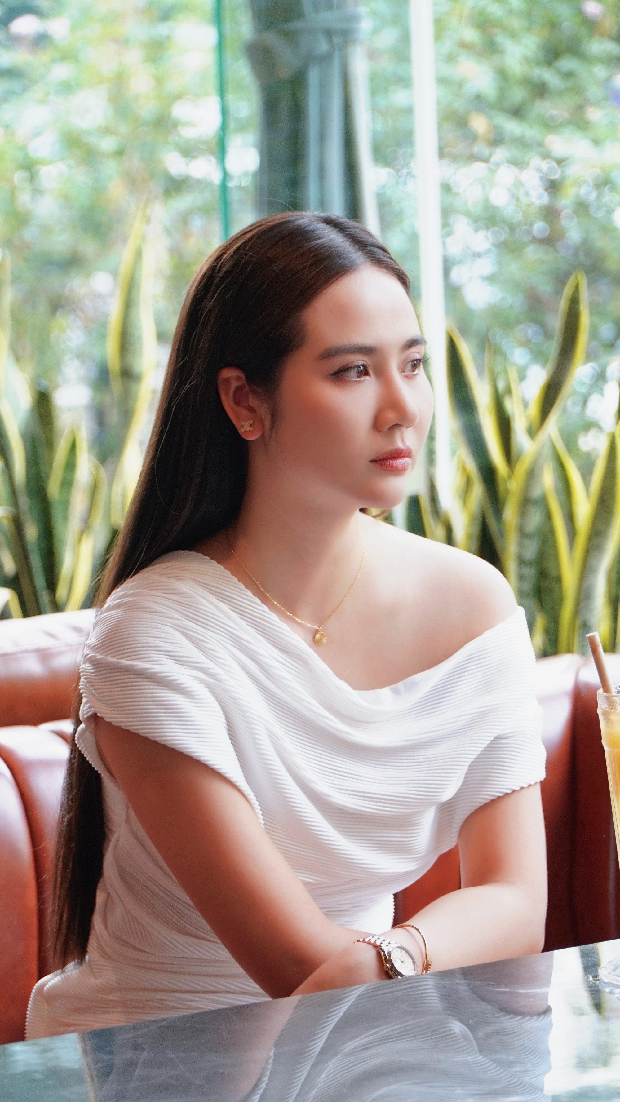 Phan Minh Huyền thăng hạng phong cách thời trang trong Cách em 1 milimet - Ảnh 5.