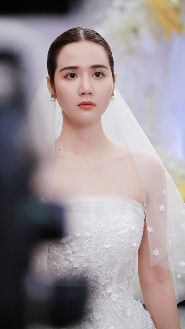 Phan Minh Huyền thăng hạng phong cách thời trang trong Cách em 1 milimet - Ảnh 8.