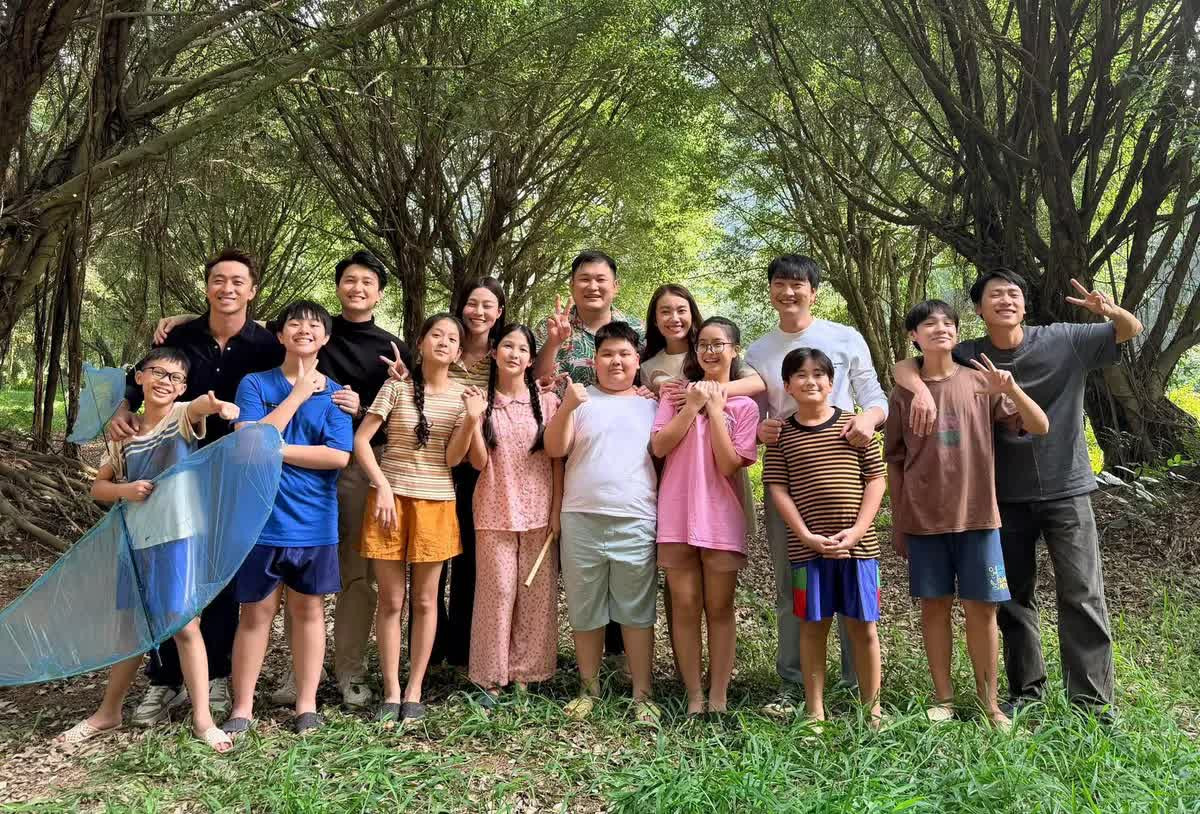 Phan Minh Huyền thăng hạng phong cách thời trang trong Cách em 1 milimet - Ảnh 9.