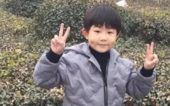 Tuấn Hào giờ rời showbiz để tập trung cho việc học.