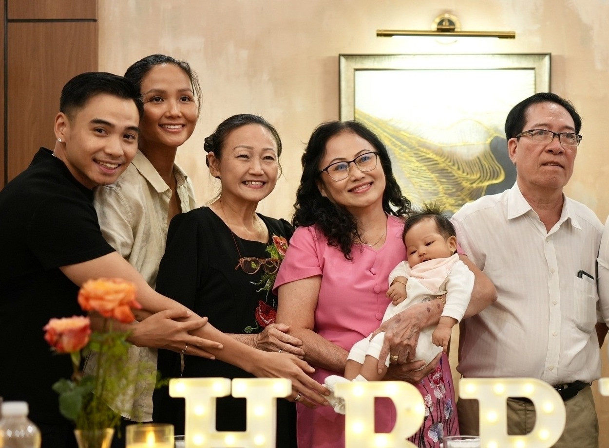 Bố chồng H'Hen Niê gây chú ý - Ảnh 3.