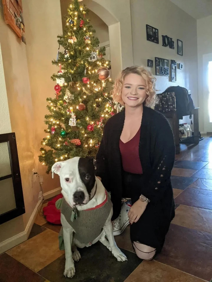 Sam Kersnick cảm thấy hạnh phúc hơn khi ở bên những chú chó ở trại cứu hộ hơn là đi hẹn hò với các chàng trai.