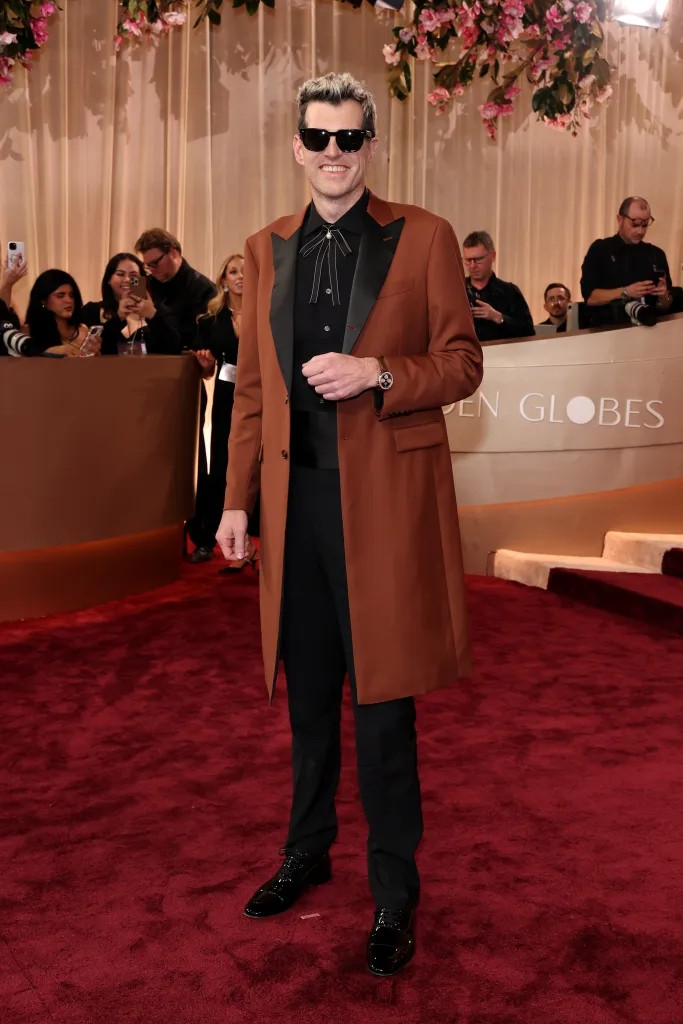 selena gomez, ariana grande va dan sao khoe sac tren tham do qua cau vang 2026 hinh anh 10