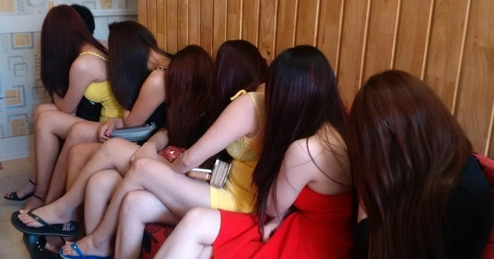 Đường dây chuyên bán dâm cho “quý bà” giá “tàu nhanh” 2,5 triệu đồng/lượt插图1 Đường dây chuyên bán dâm cho “quý bà” giá “tàu nhanh” 2,5 triệu đồng/lượt插图1