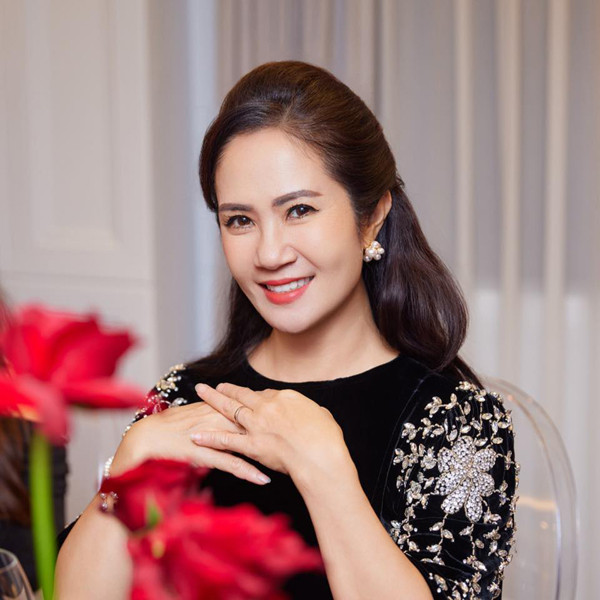 NSƯT Nguyệt Hằngcó sắc vóc đời thực ra sao? - Ảnh 3.