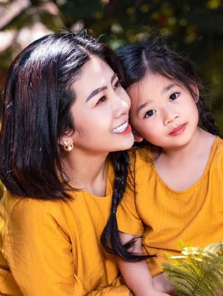 Mai Phương qua đời để lại cô con gái nhỏ.