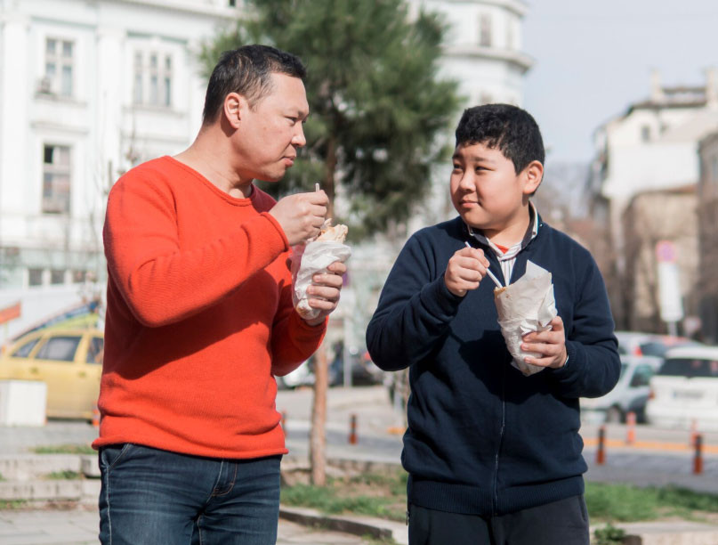 Tin lời hàng xóm đồn, chồng đưa con đi xét nghiệm ADN rồi nhận cú sốc lớn nhất đời mình - Ảnh 1.