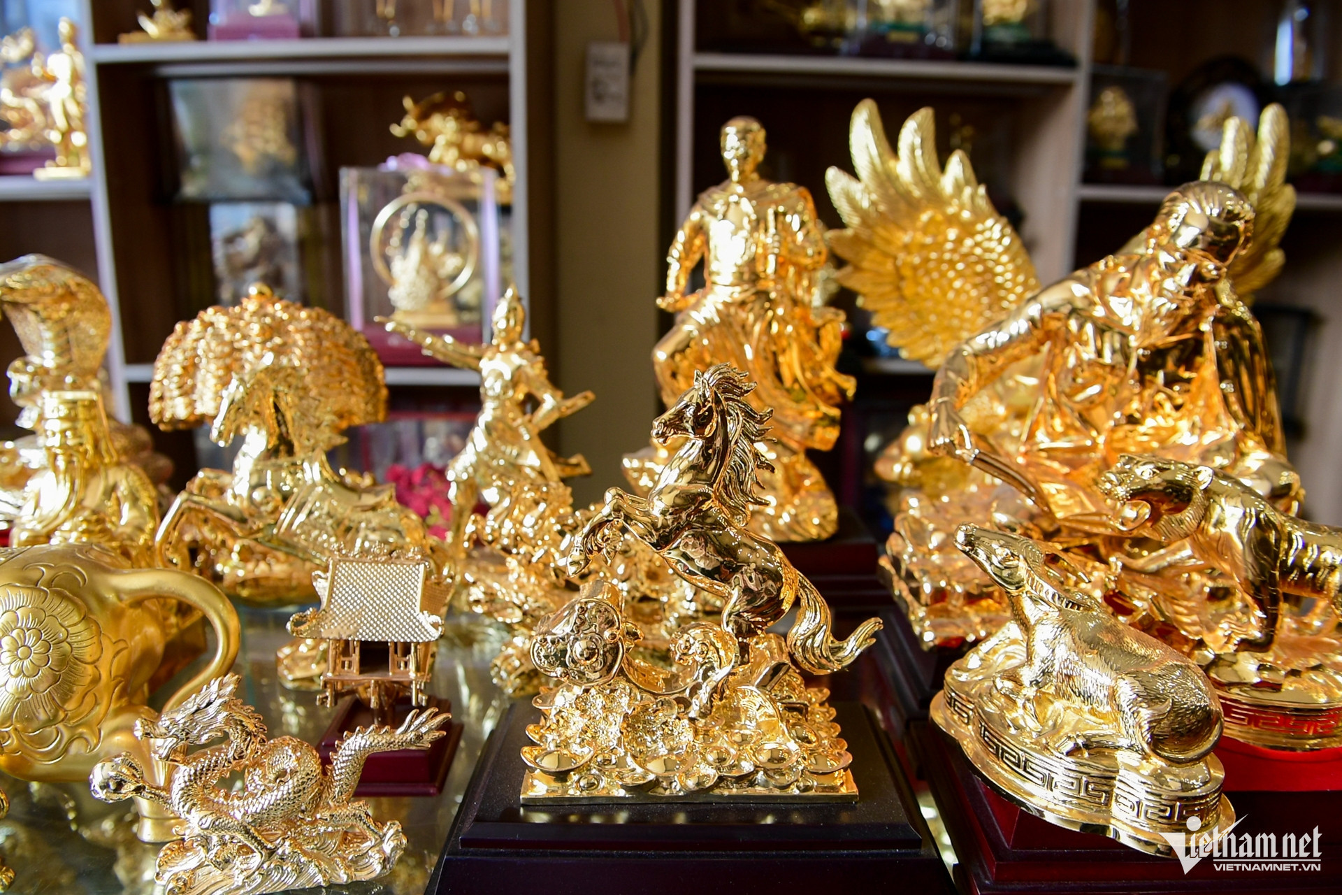 W-linh vật ngựa vàng TPHCM 11.jpg