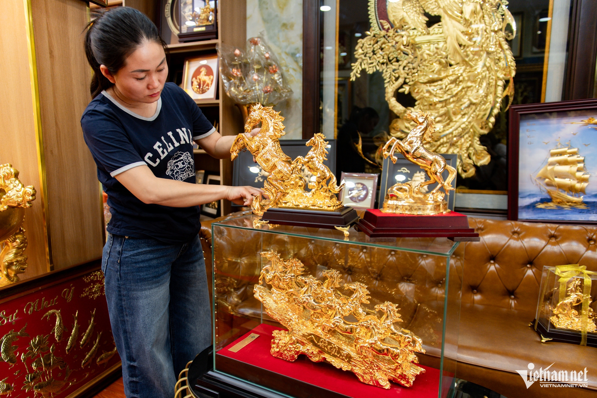 W-linh vật ngựa vàng TPHCM 16.jpg