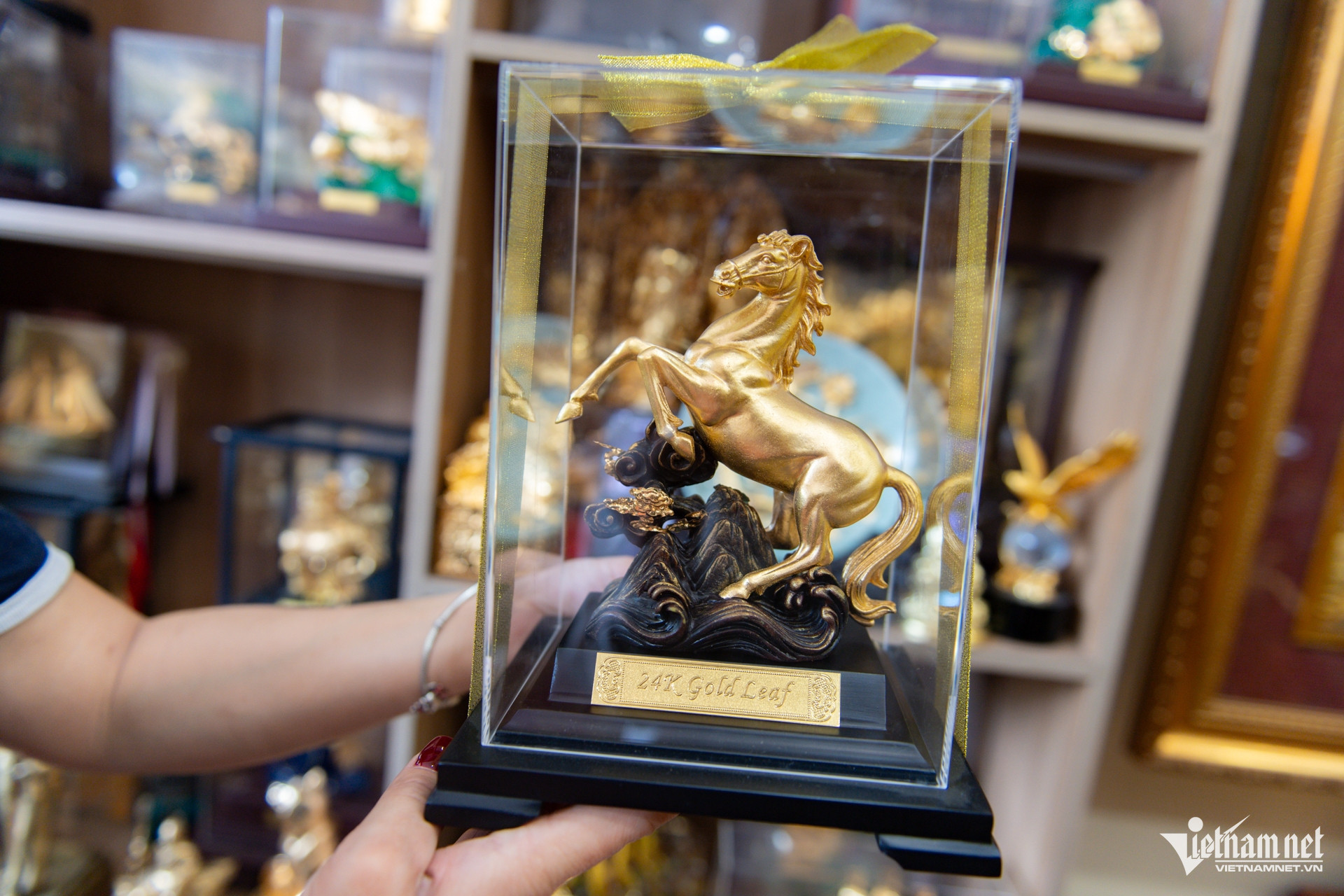 W-linh vật ngựa vàng TPHCM 7.jpg