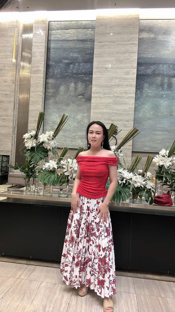 Phượng Chanel đời thực diện đồ 'hack' tuổi nhờ siết cân hiệu quả- Ảnh 4.