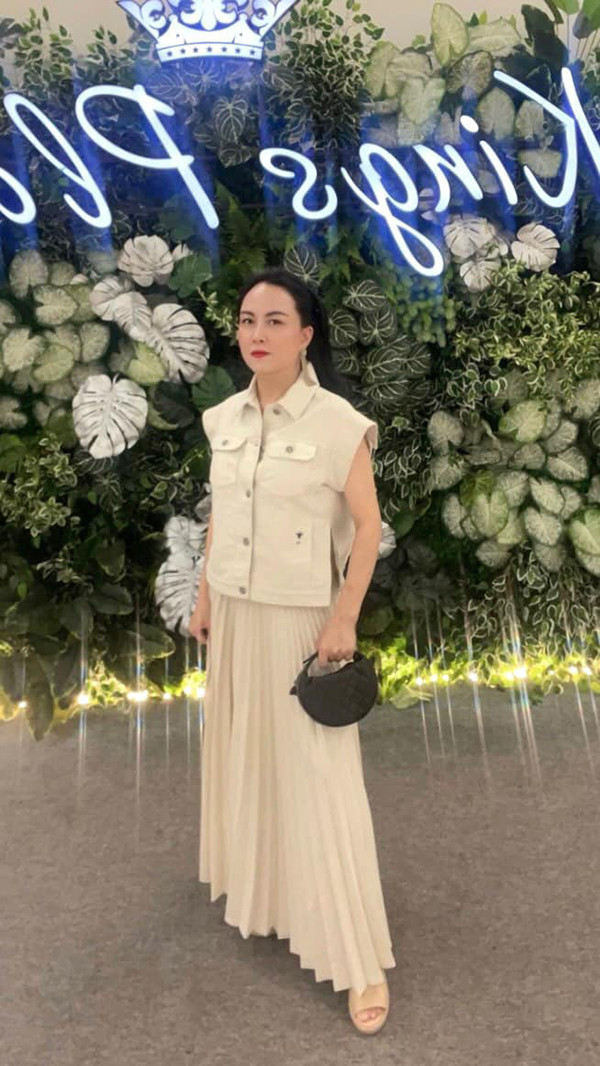 Phượng Chanel đời thực diện đồ 'hack' tuổi nhờ siết cân hiệu quả- Ảnh 10.