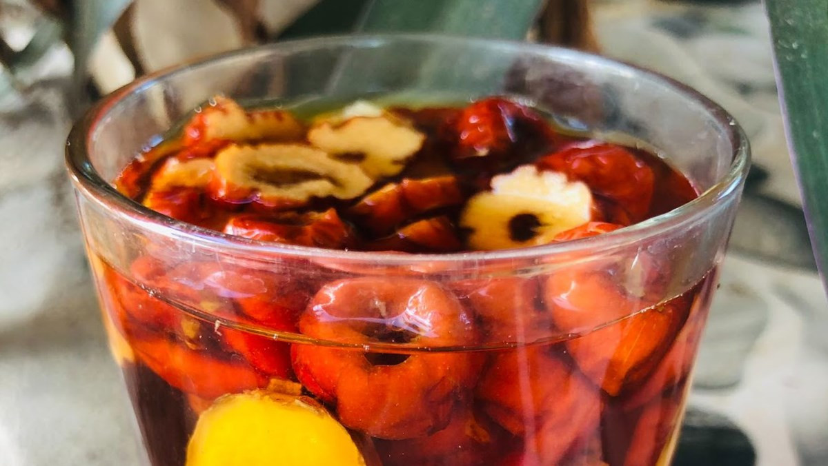 Đây mới là cách ăn táo đỏ trị mất ngủ đơn giản tại nhà - Ảnh 3.