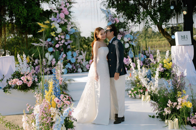 Chú rể Úc dùng xe lôi chở tráp cưới ở An Giang, cộng đồng mạng thích thú插图3 anh 7.jpg